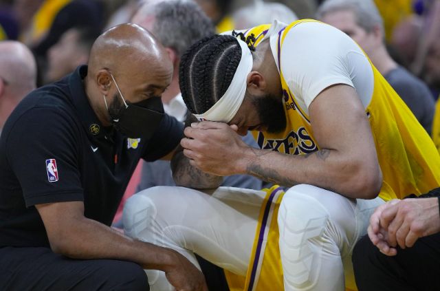 法甲赛程吃紧；辽宁本钢集结日伤情更新；媒体盛赞；更衣室氛围转暖的简单介绍